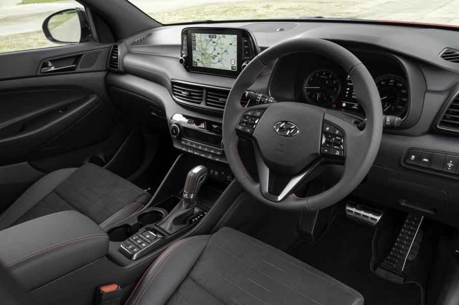 Интерьер Hyundai Tucson N Line (TL) 2019 года  (UK) (фото 34 из 40)
